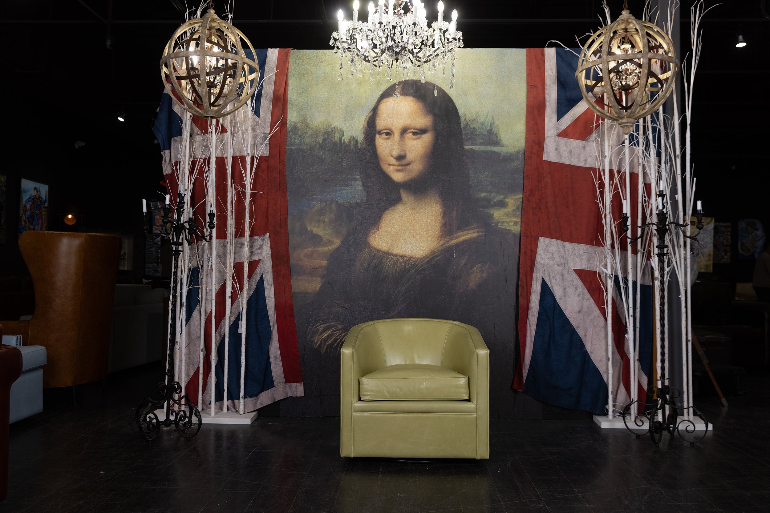 CHANTEL SWIVEL TUB FLOOR MODEL