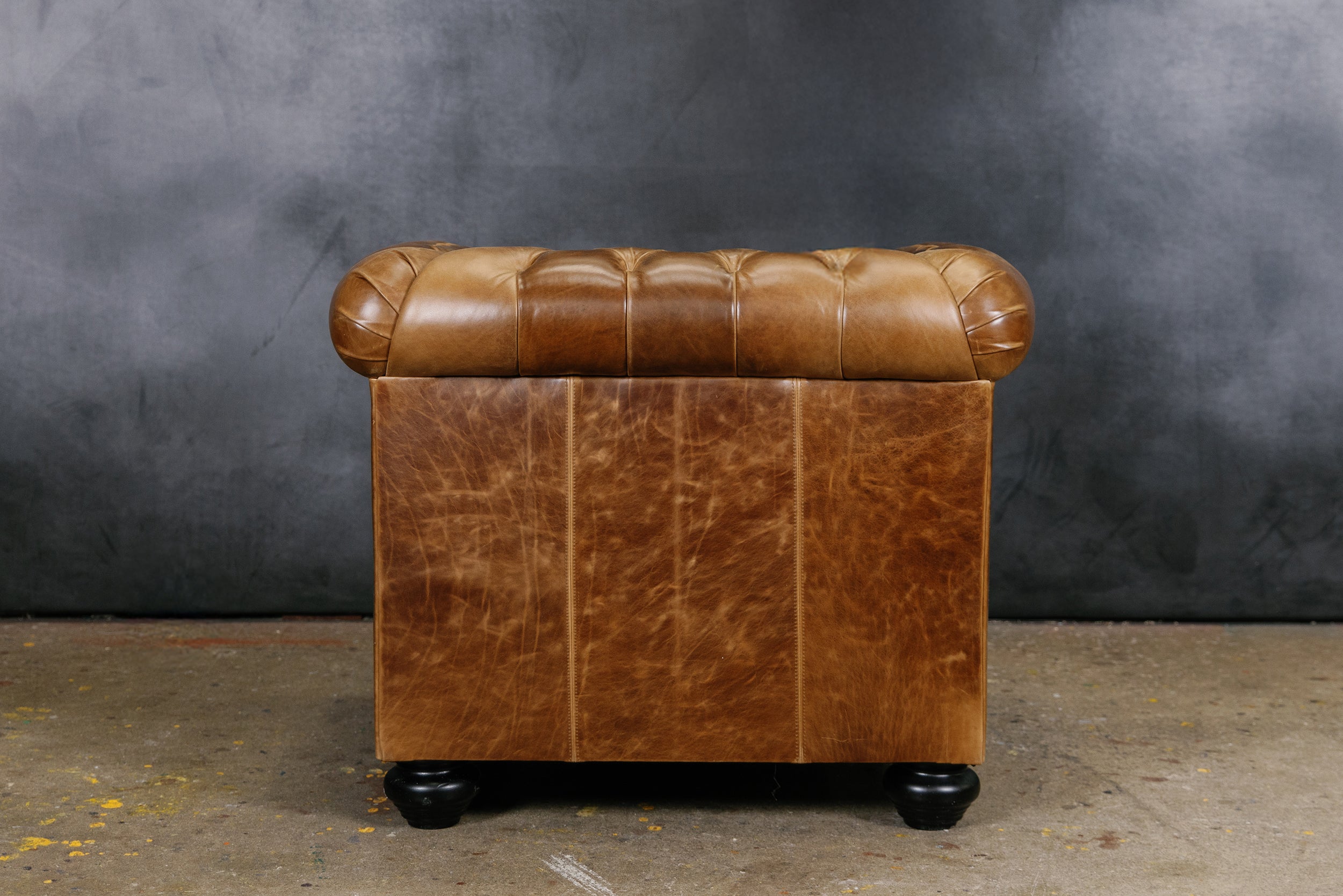 TIMOTHY LEATHER CHAIR