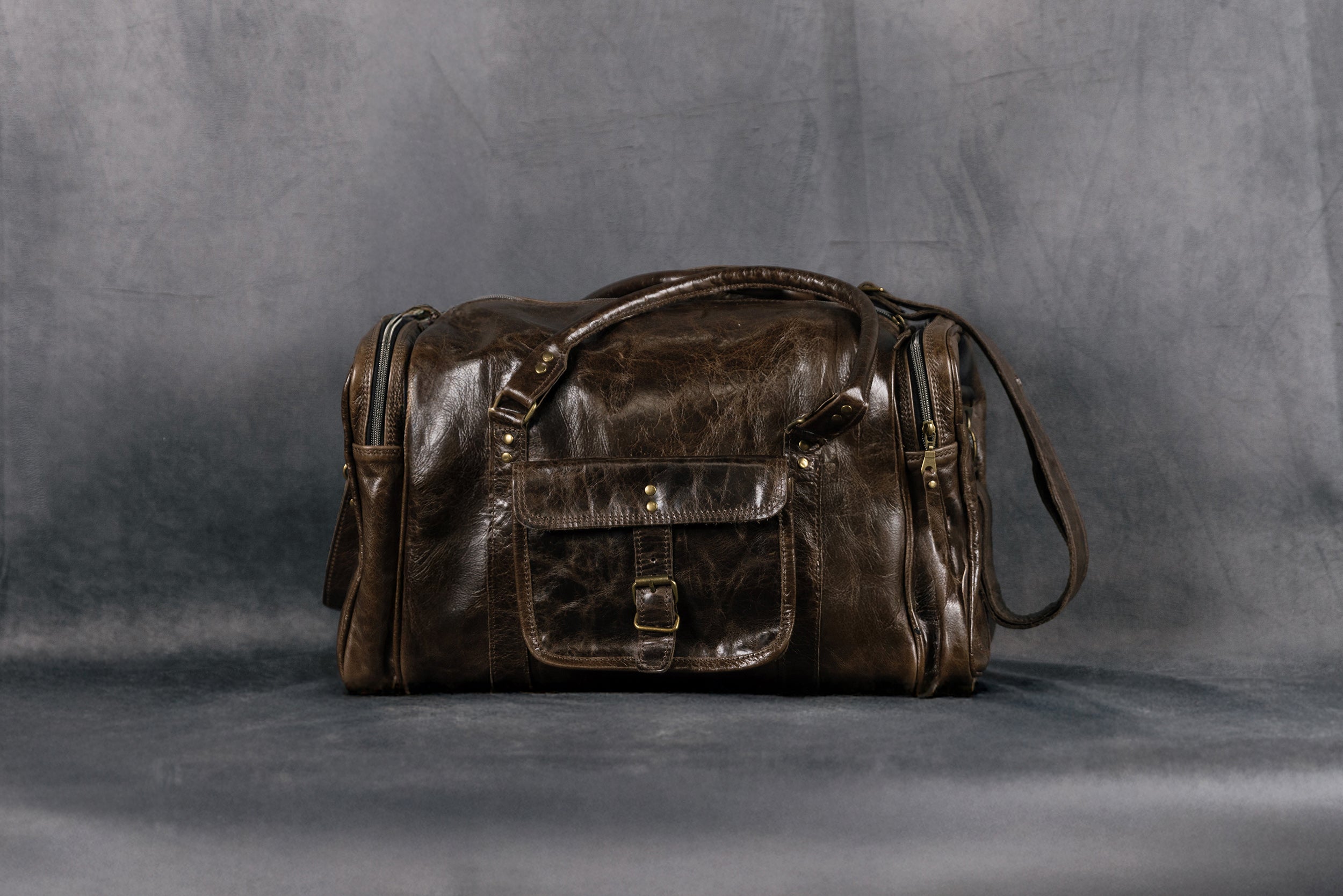 TRAVELLER LEATHER DUFFELBAG CHOCOLATE