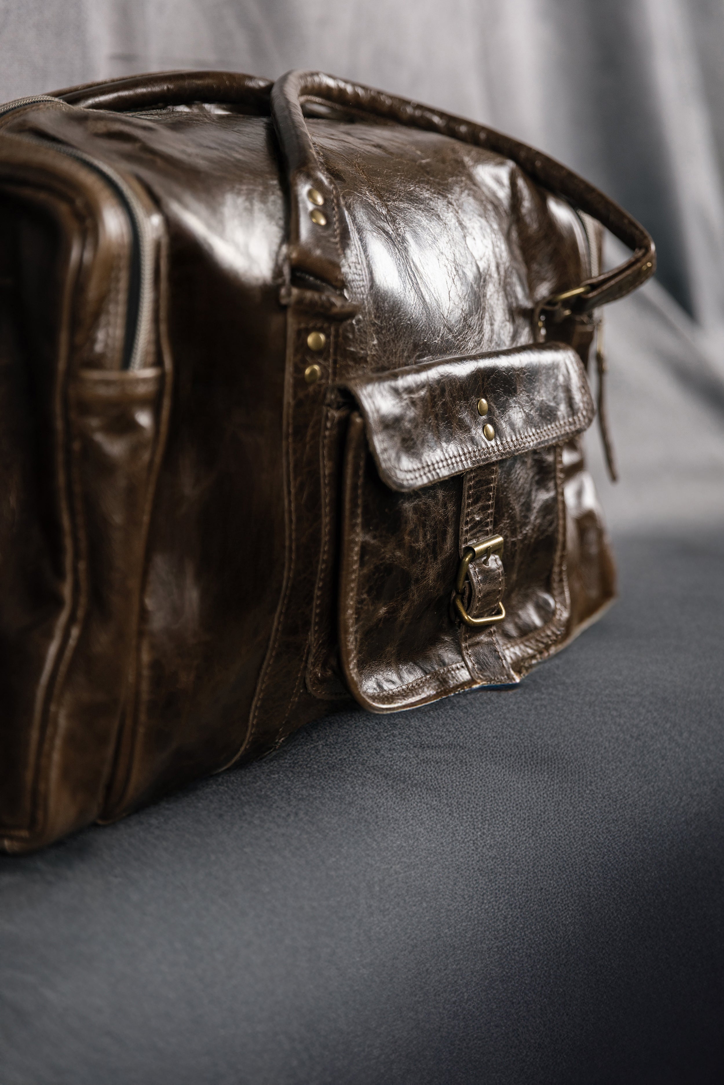 TRAVELLER LEATHER DUFFELBAG CHOCOLATE