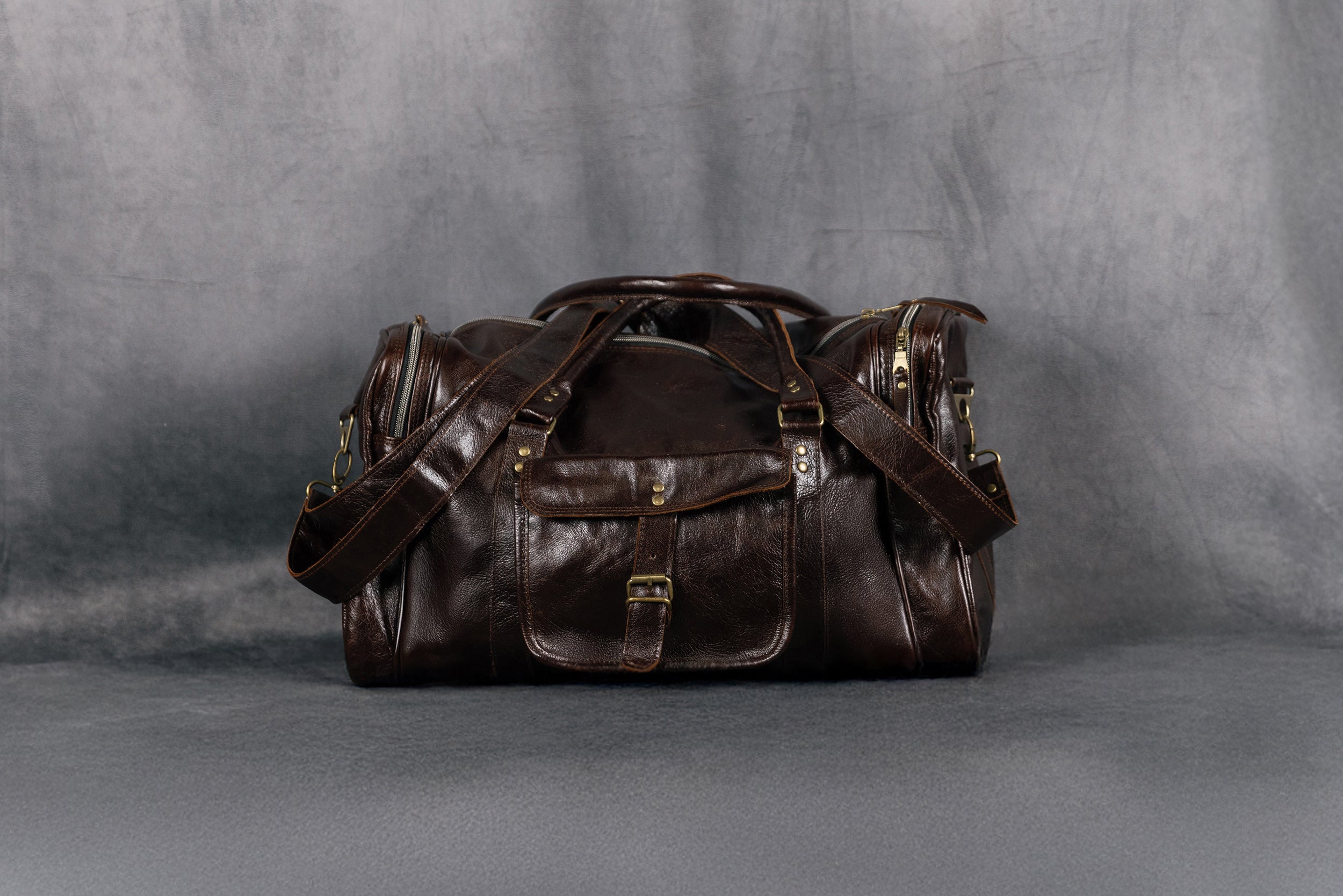 TRAVELLER LEATHER DUFFELBAG CHOCOLATE