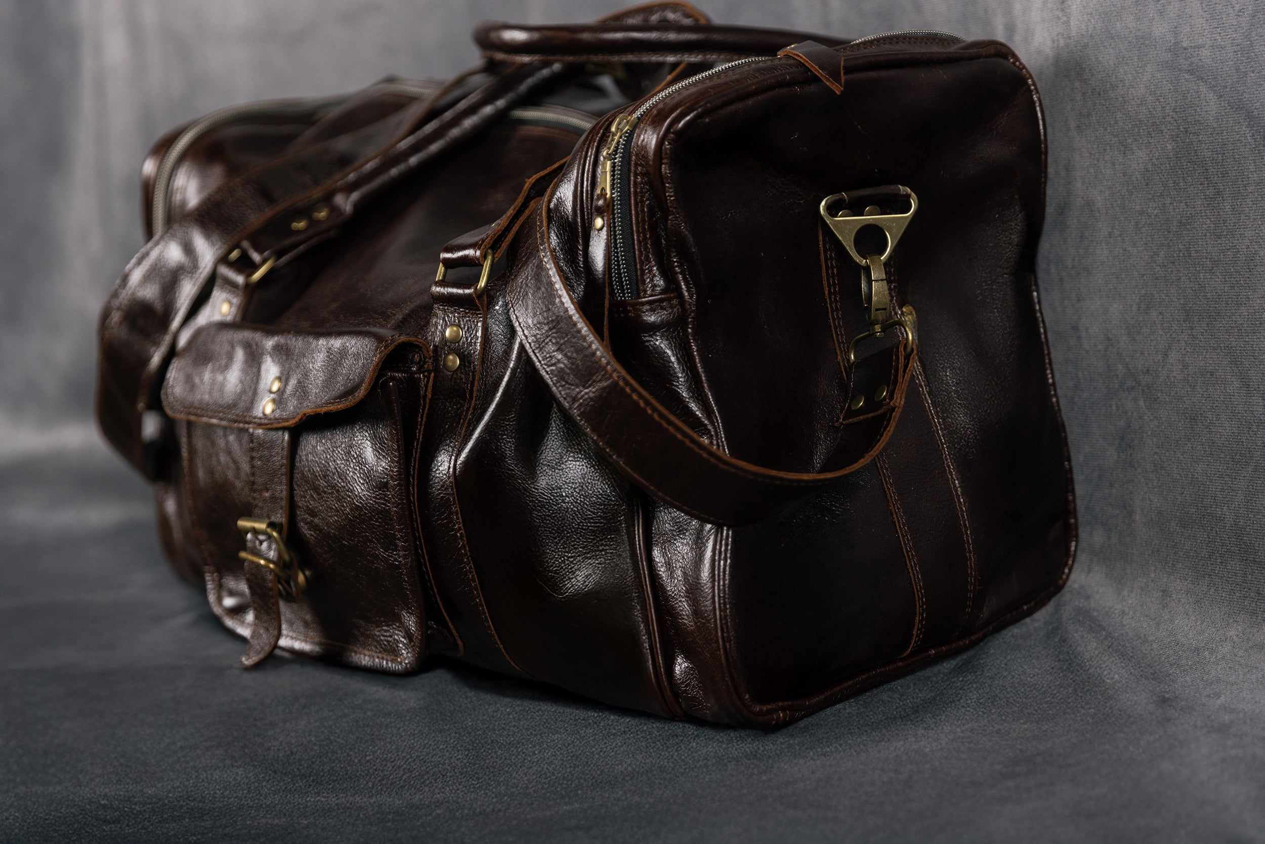 TRAVELLER LEATHER DUFFELBAG CHOCOLATE