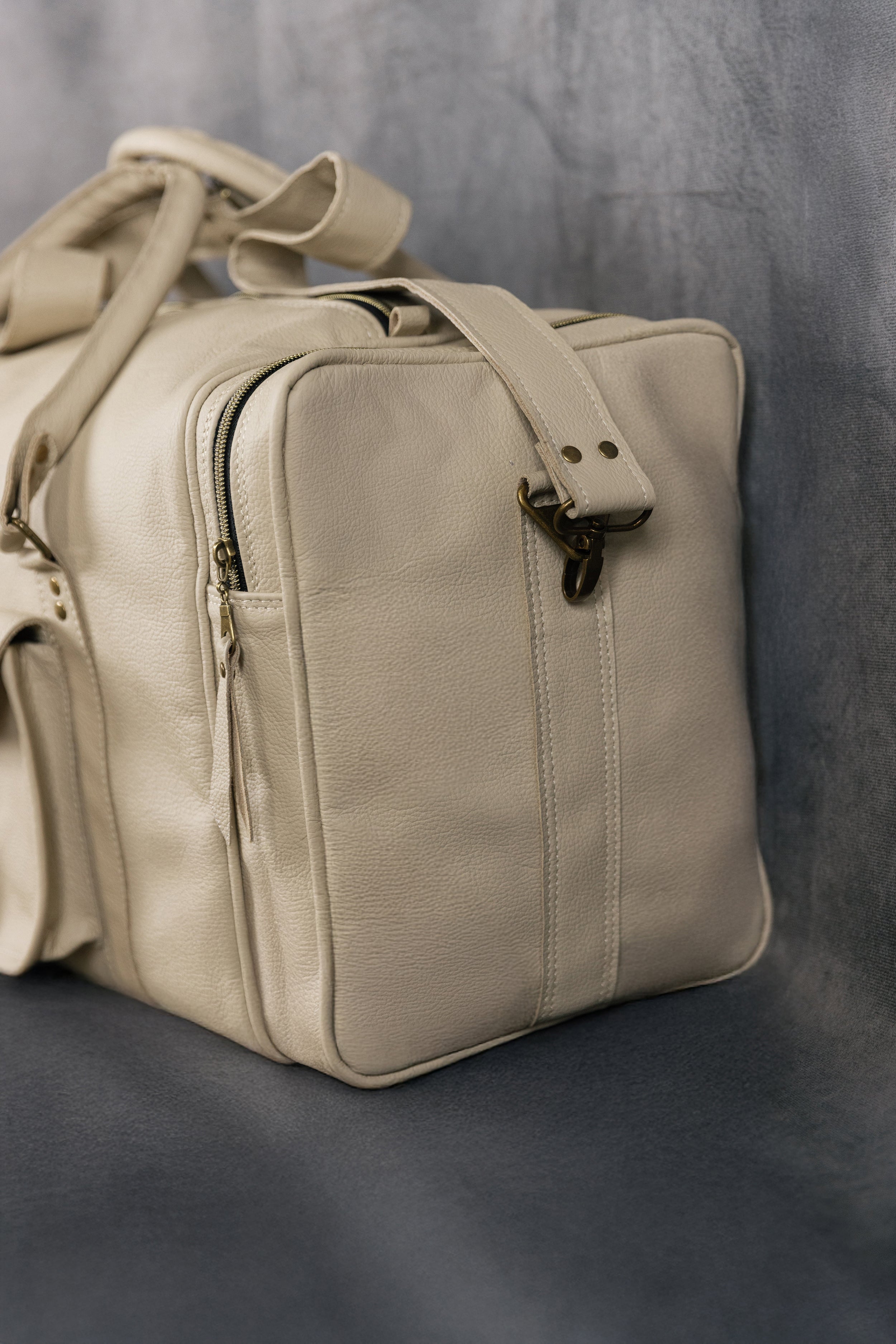 TRAVELLER LEATHER DUFFELBAG BEIGE