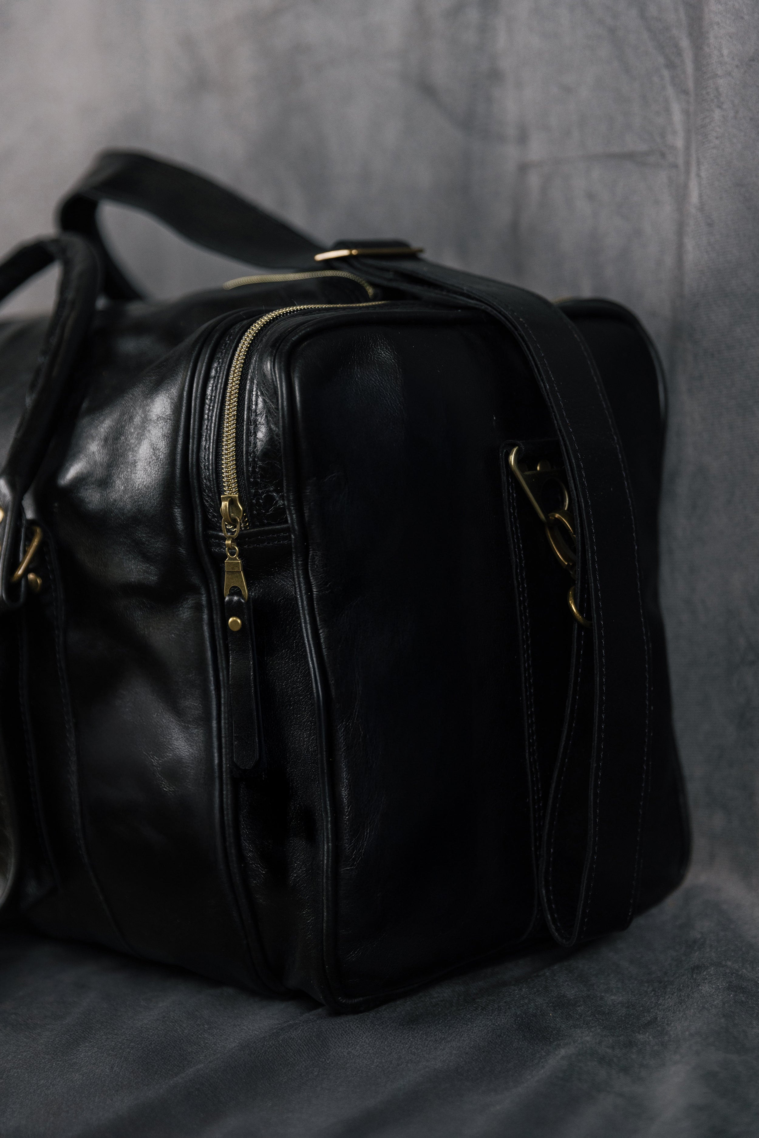TRAVELLER LEATHER DUFFELBAG NOIR