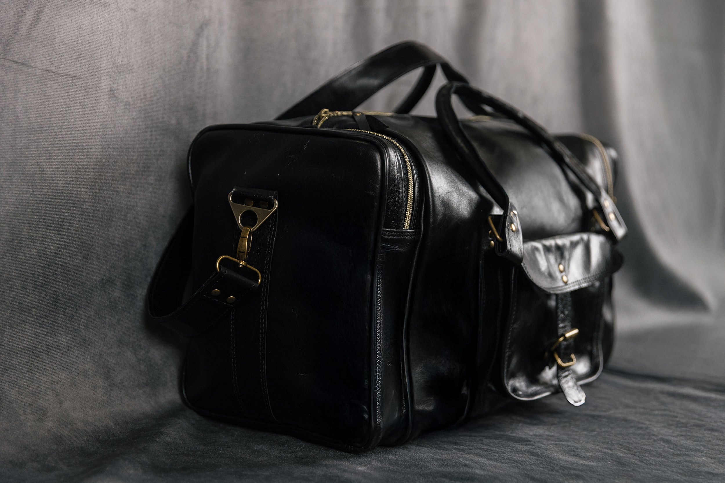 TRAVELLER LEATHER DUFFELBAG NOIR