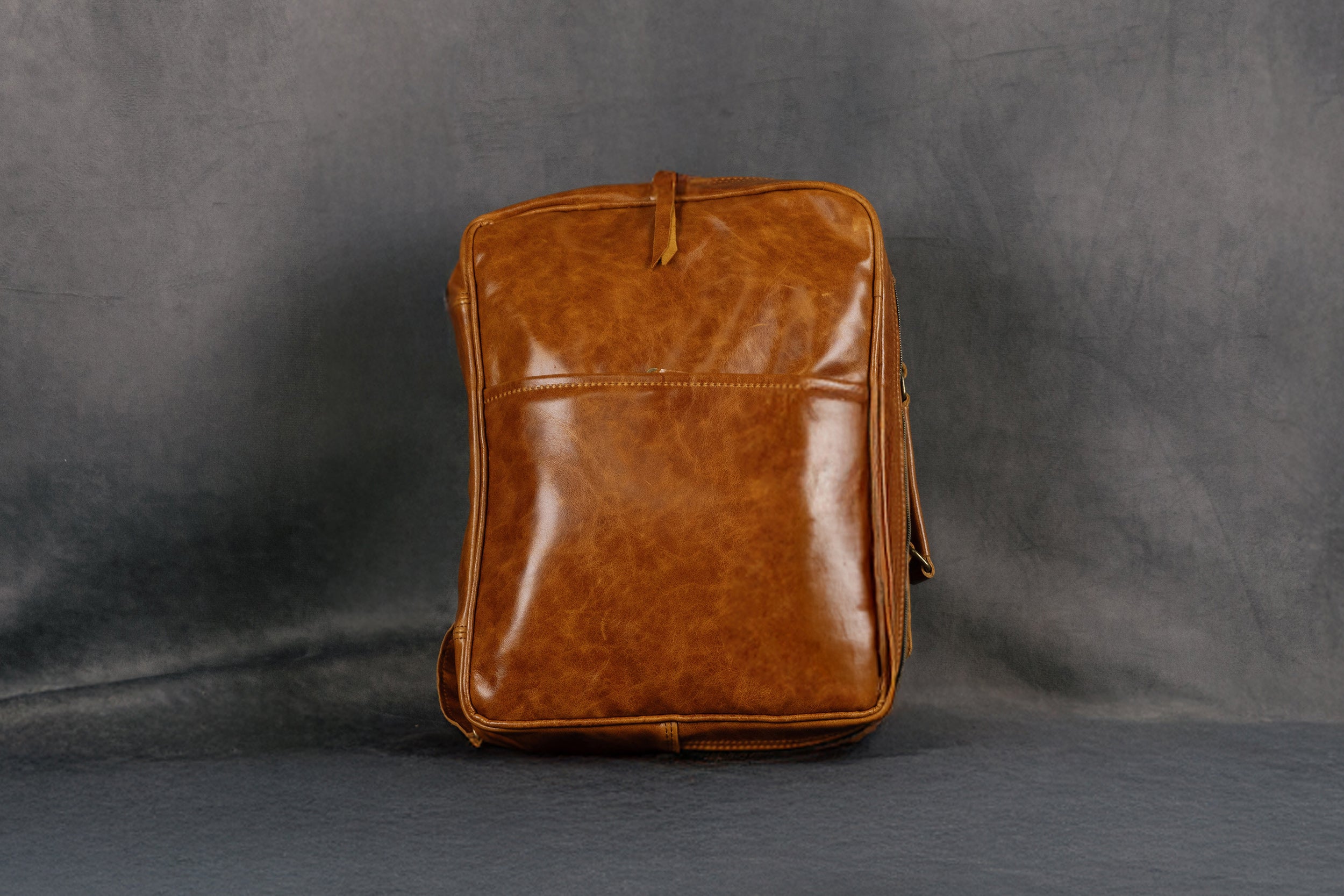 THE REGENT LEATHER MESSENGER COGNAC