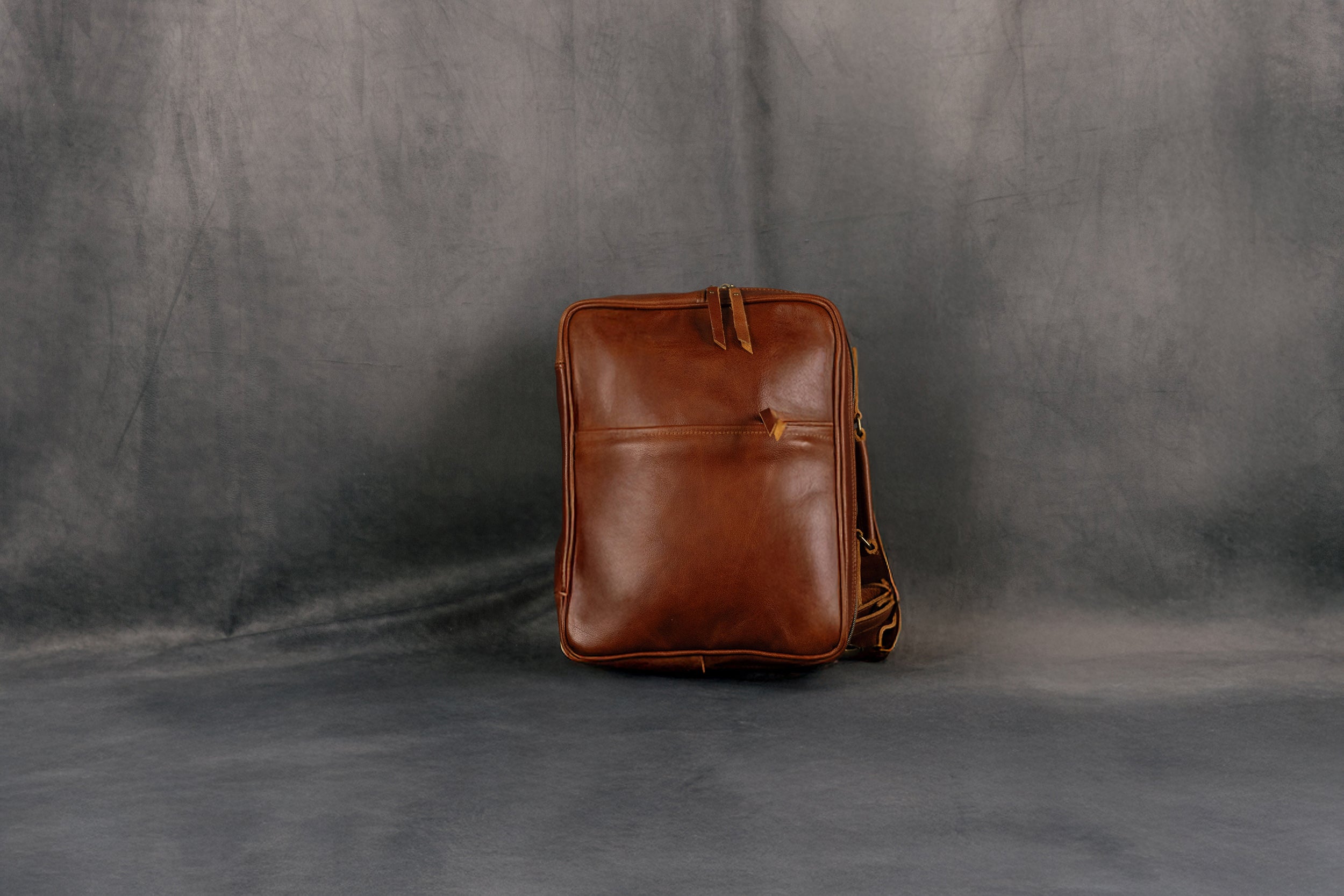 THE REGENT LEATHER MESSENGER CHESTNUT
