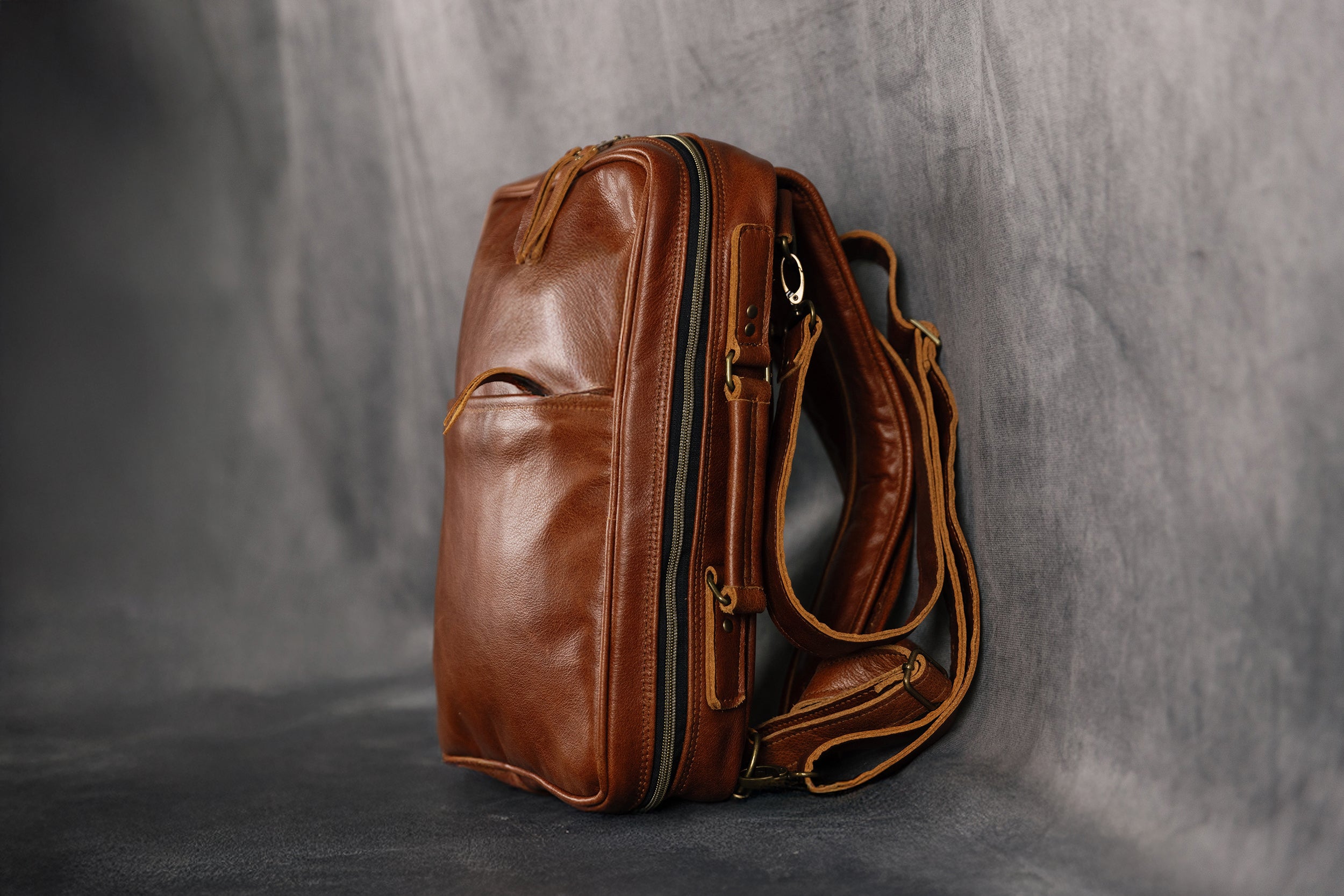 THE REGENT LEATHER MESSENGER CHESTNUT