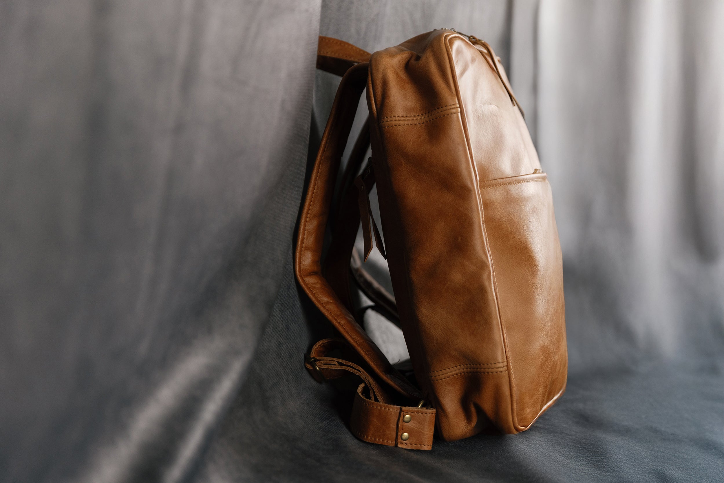 THE REGENT LEATHER MESSENGER NATURAL