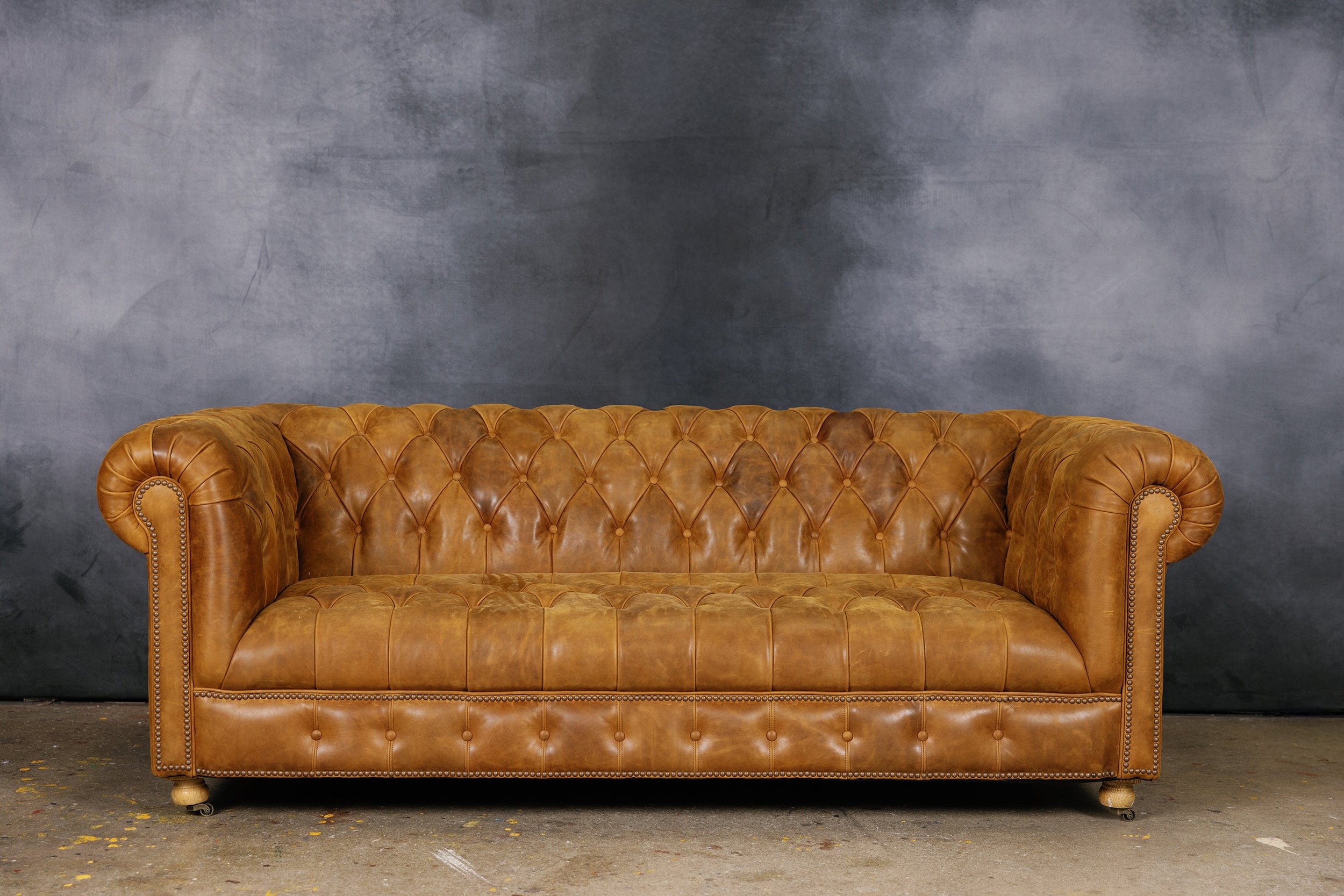 CLASSIC CHESTERFIELD SOFA