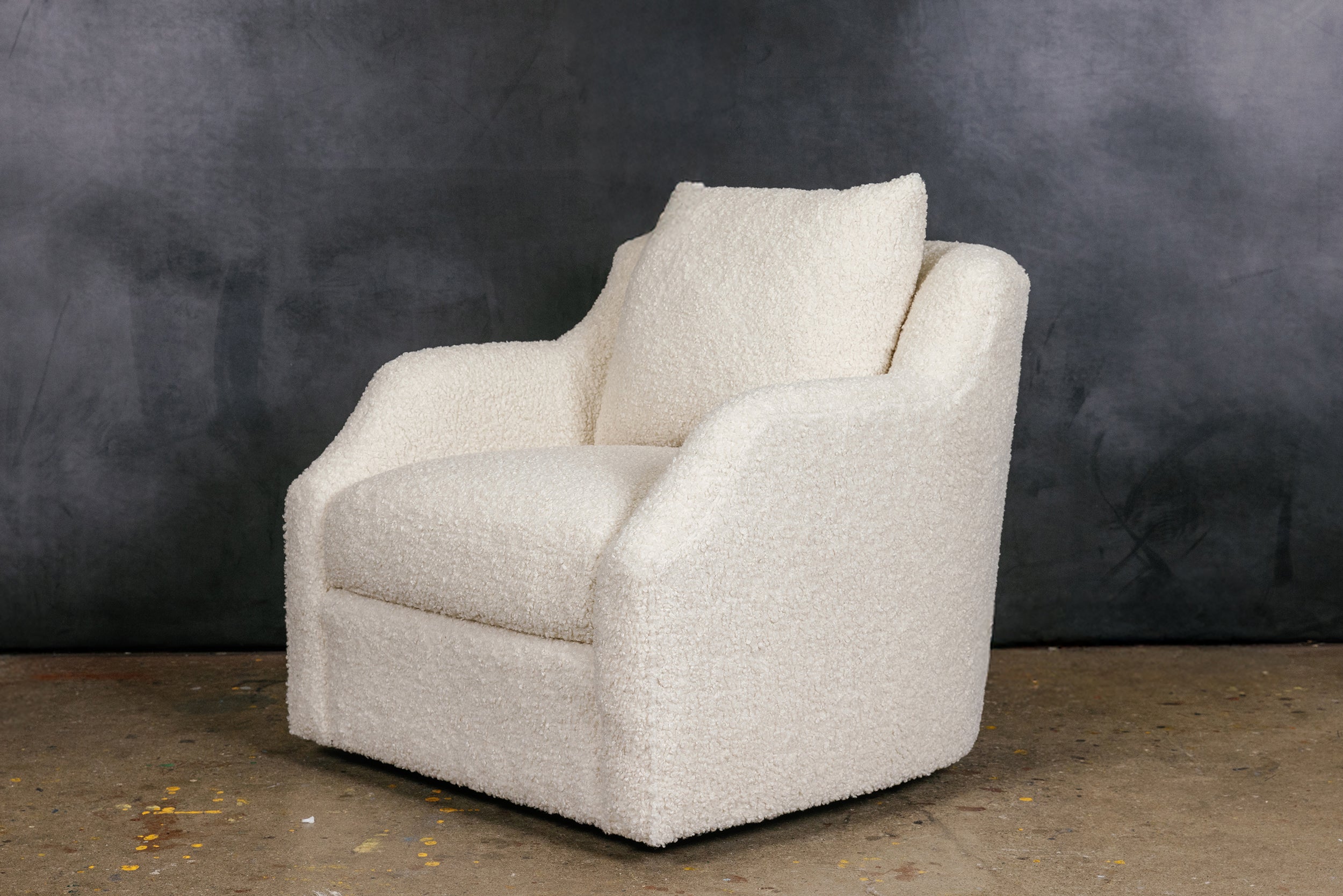 LUNA LOUNGE CHAIR