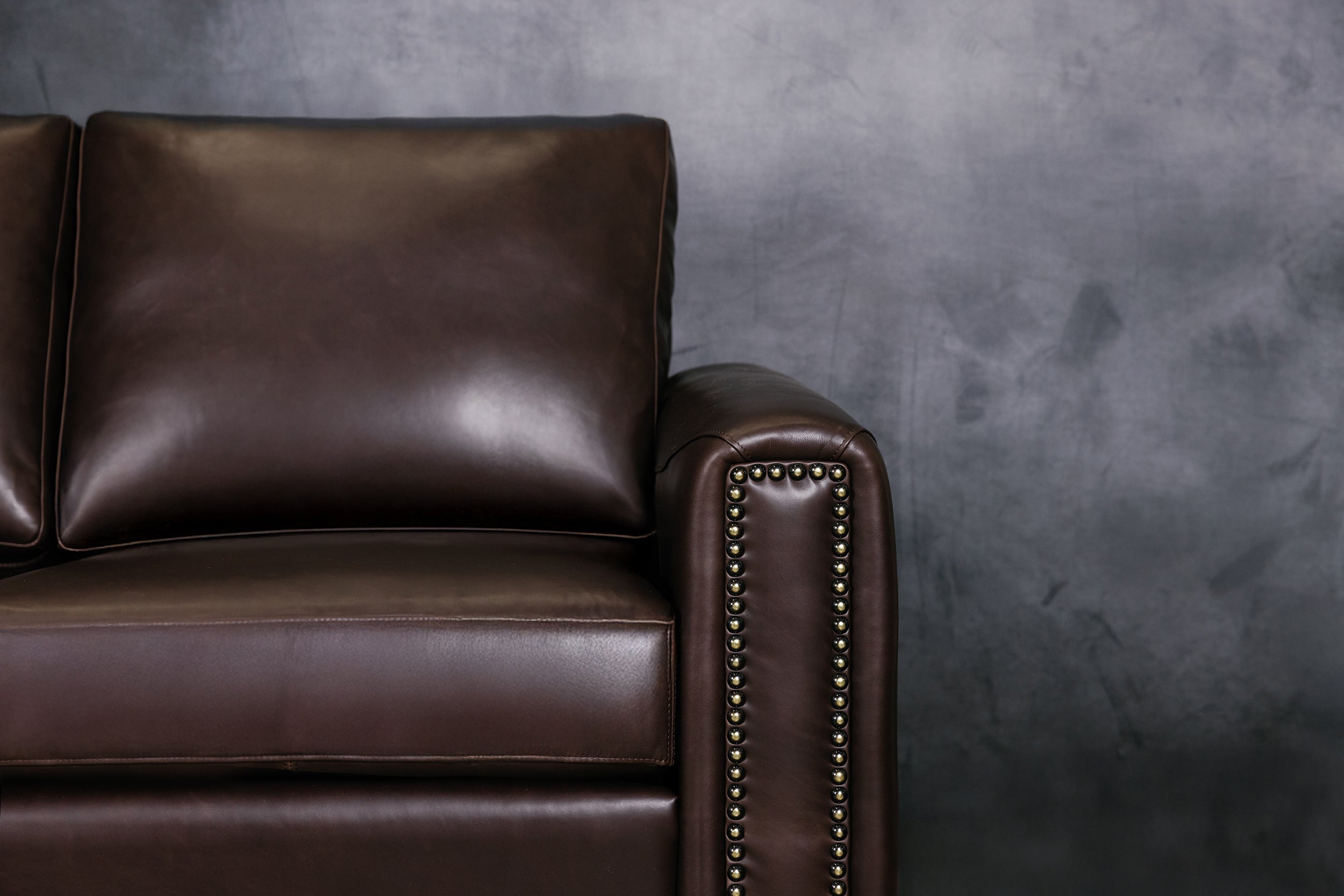 IOWA LEATHER SOFA