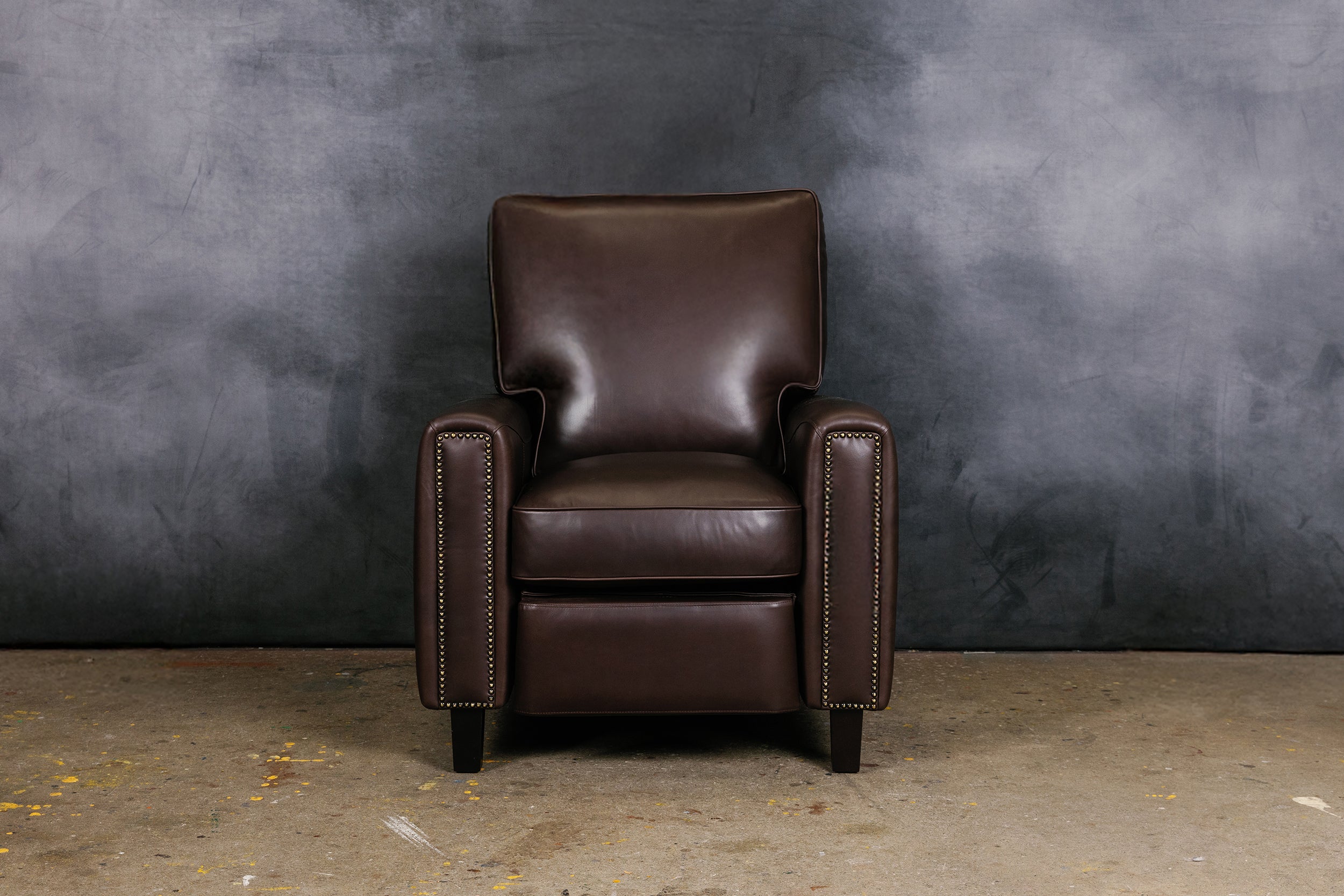 IOWA LEATHER RECLINER CHAIR