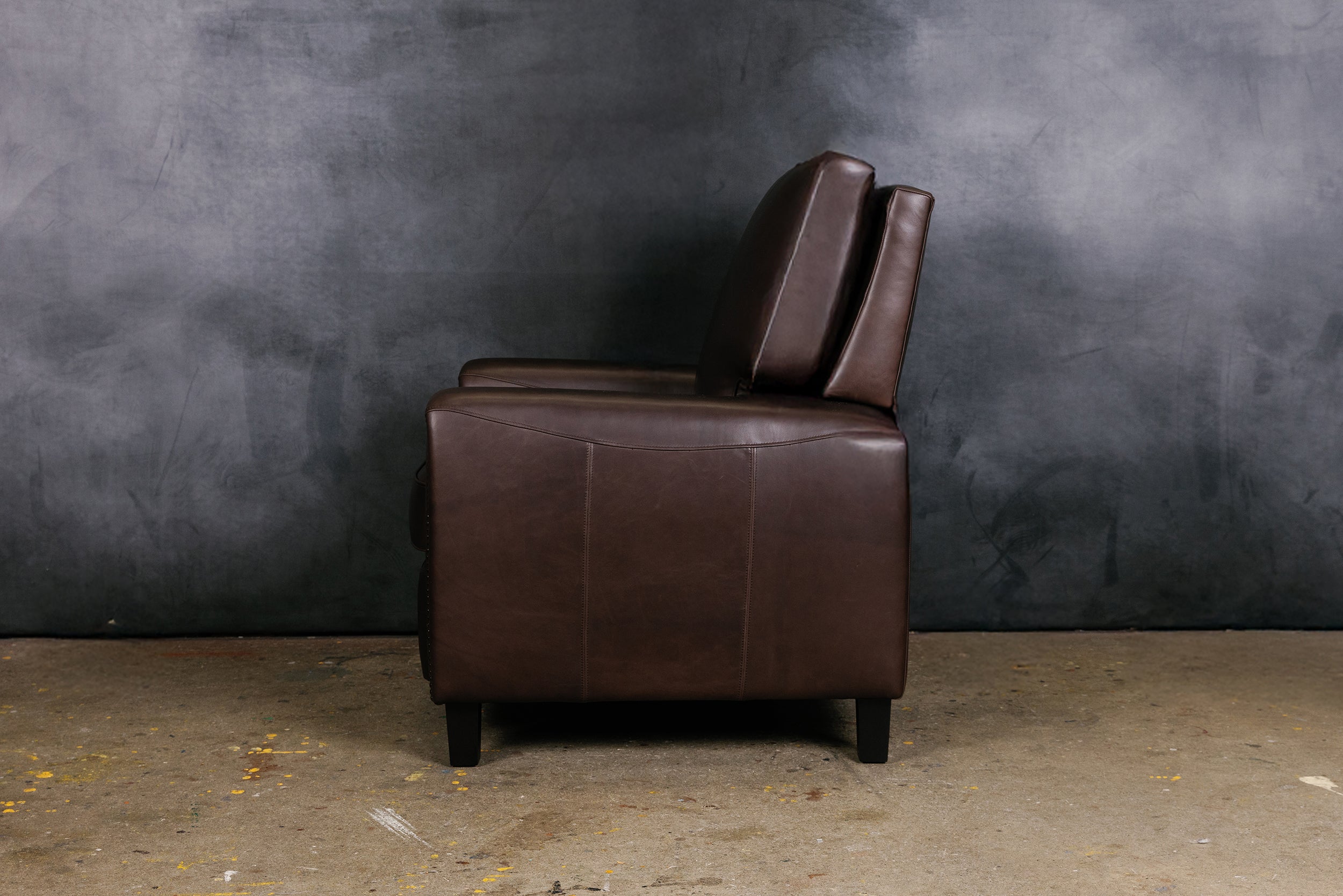 IOWA LEATHER RECLINER CHAIR
