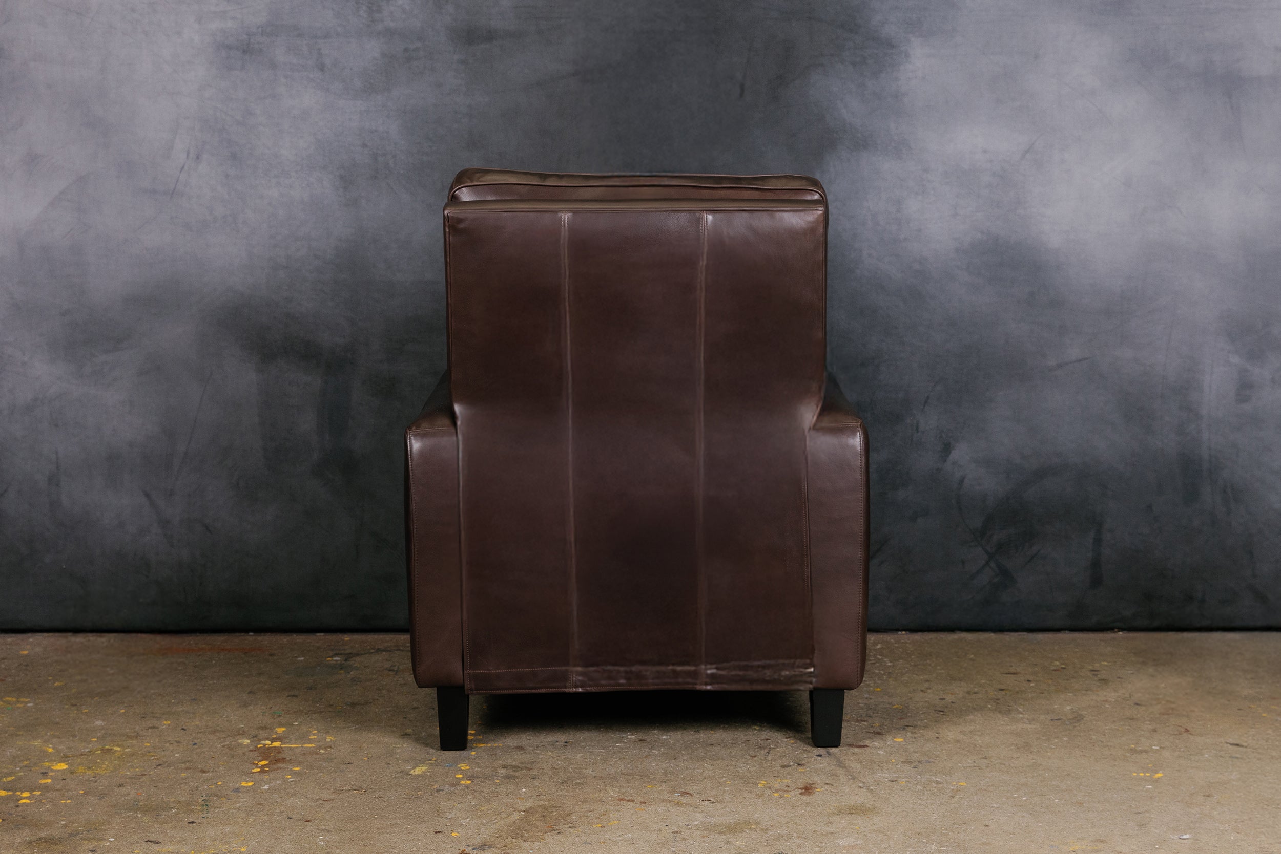 IOWA LEATHER RECLINER CHAIR