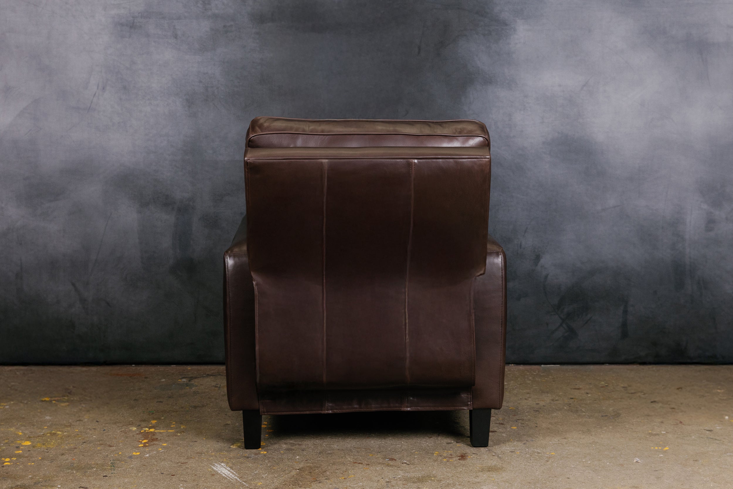 IOWA LEATHER RECLINER CHAIR