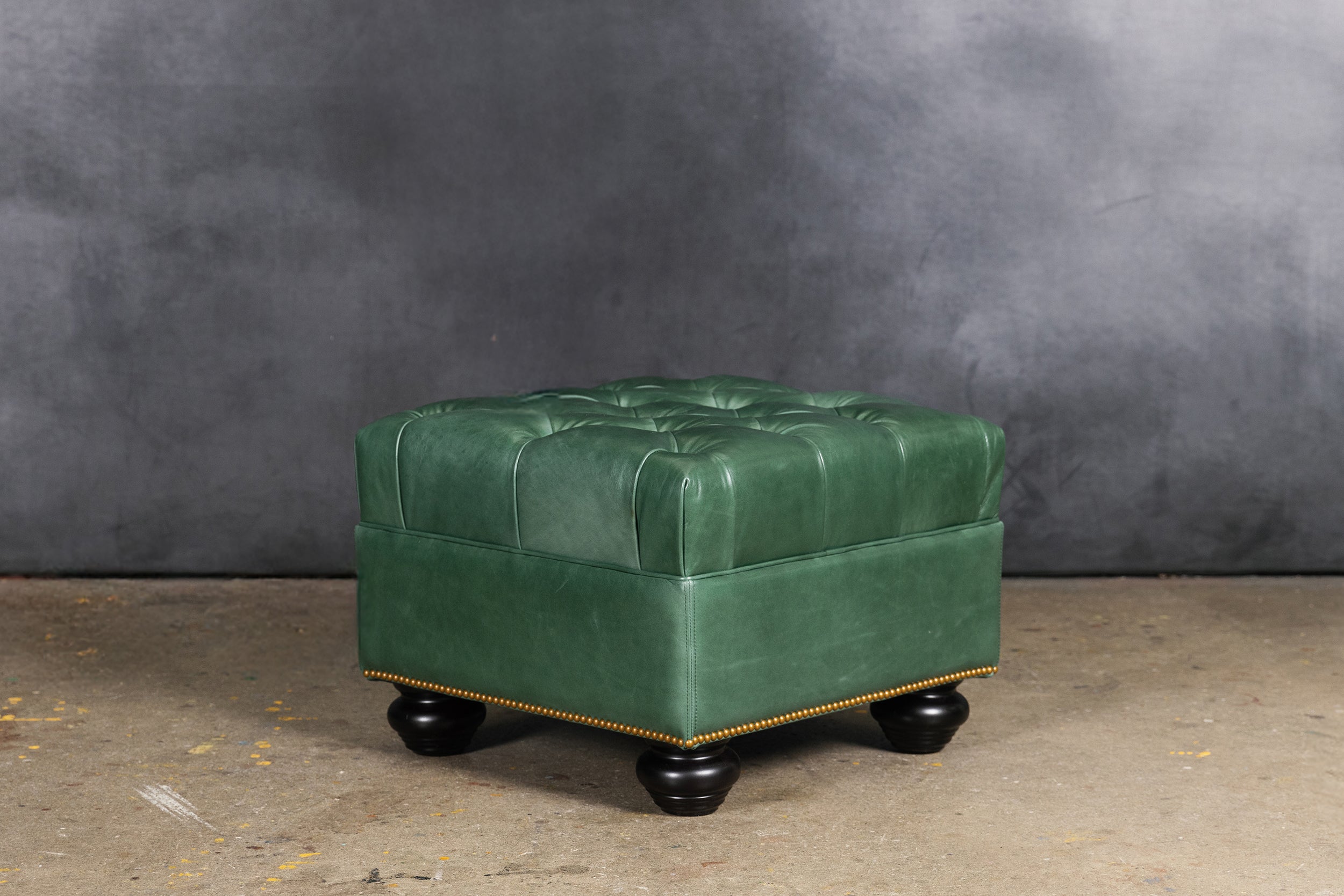 THE WINDSOR OTTOMAN 23x23