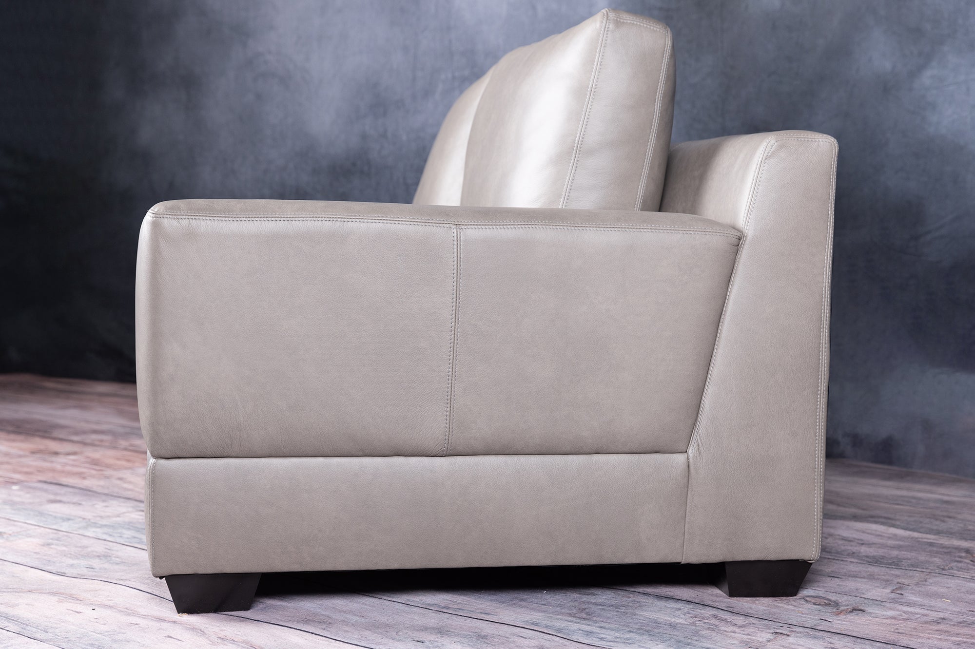Florentina Leather Loveseat