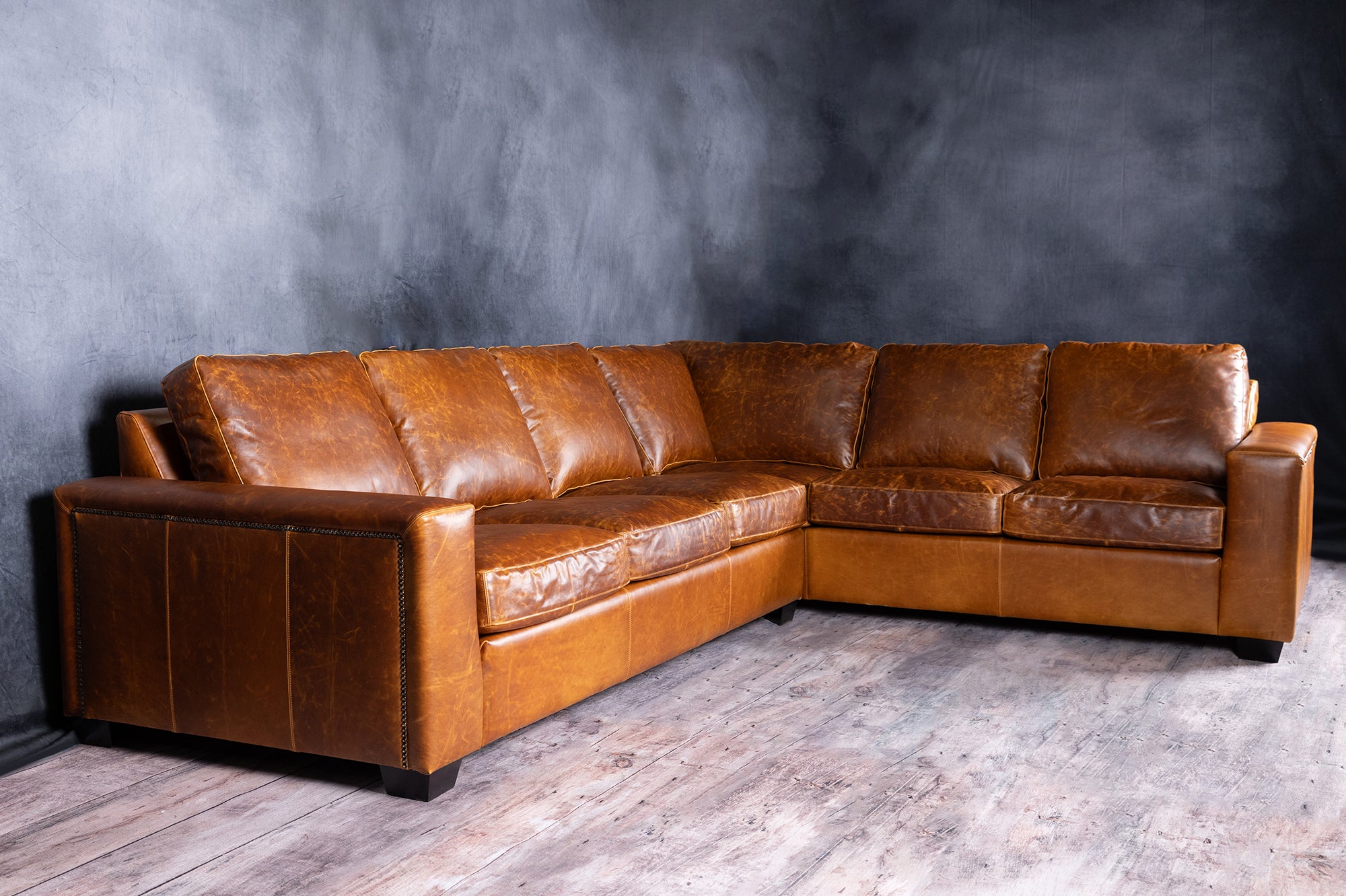 LEATHER SECTIONAL