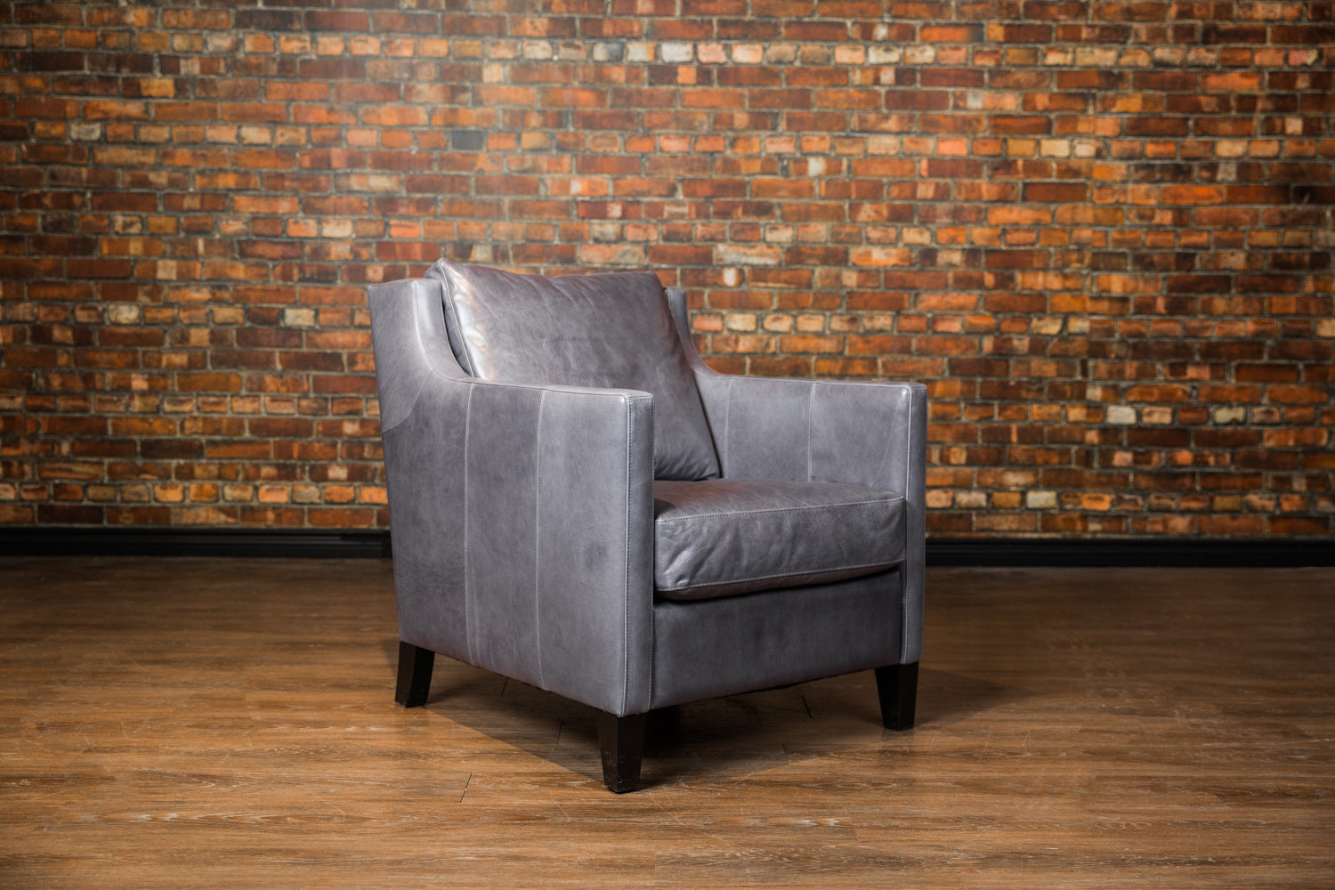 MANORWOOD PILLOW BACK LEATHER CHAIR