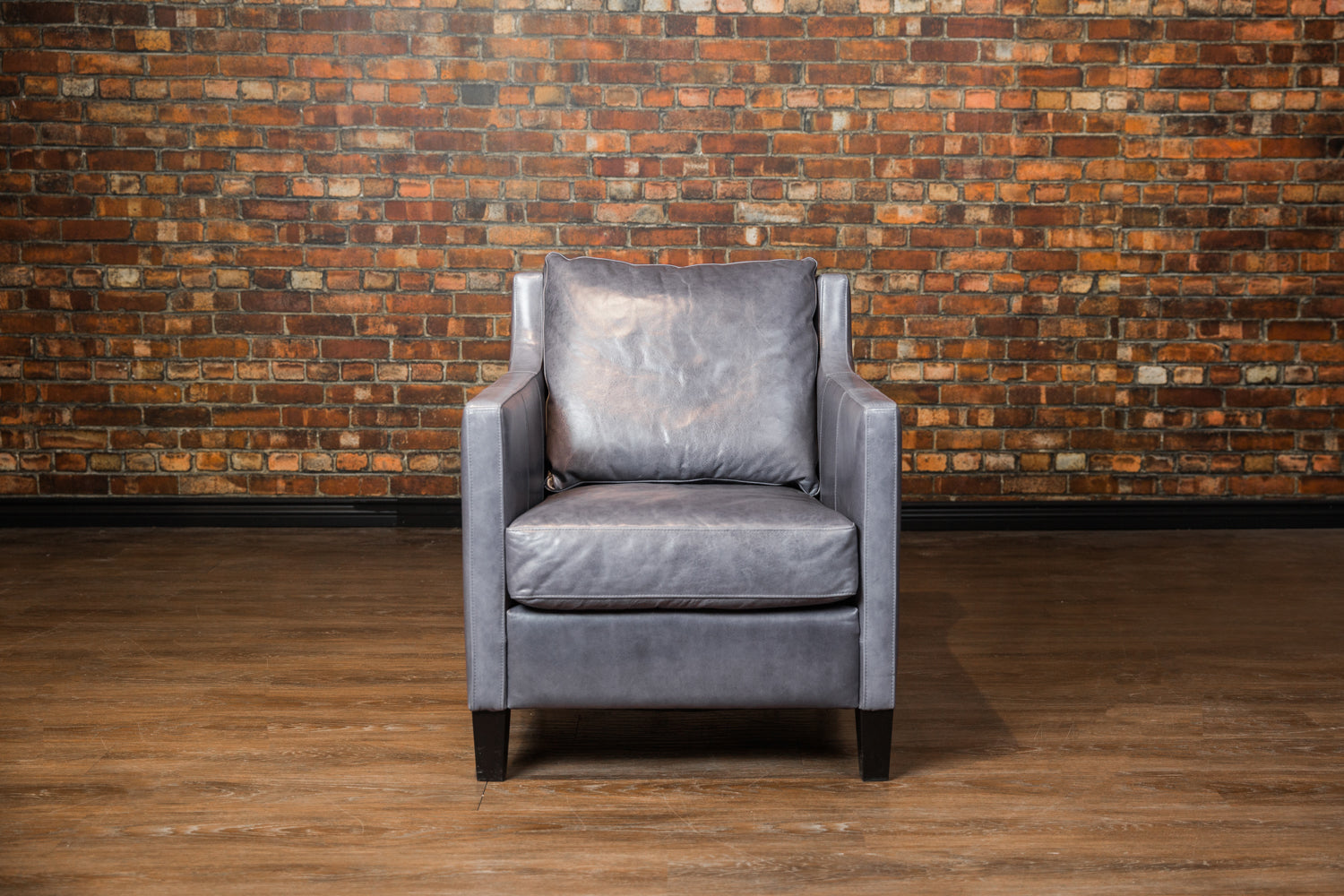 MANORWOOD PILLOW BACK LEATHER CHAIR