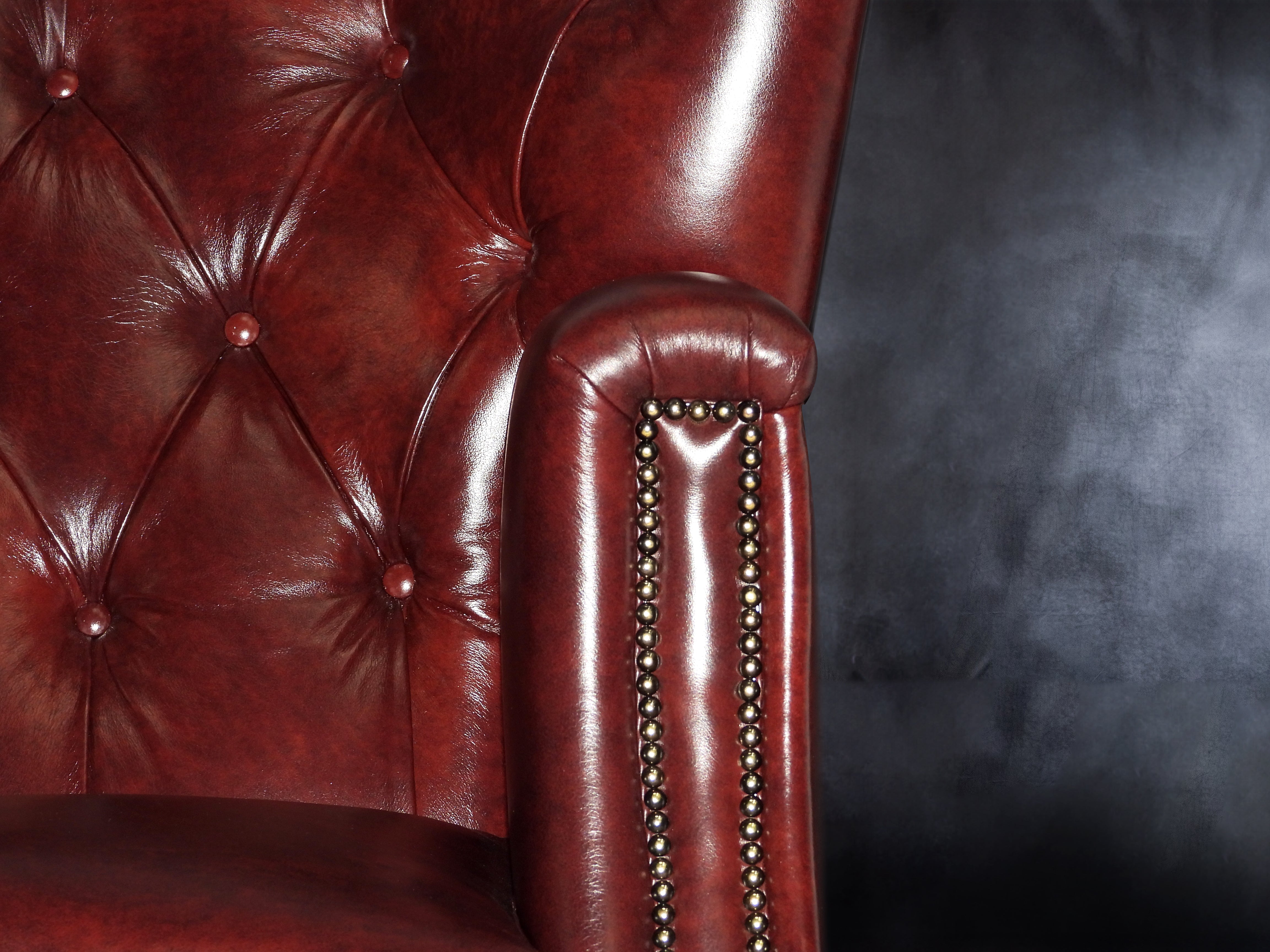 MONTECRISTO WINGBACK SWIVEL CHAIR