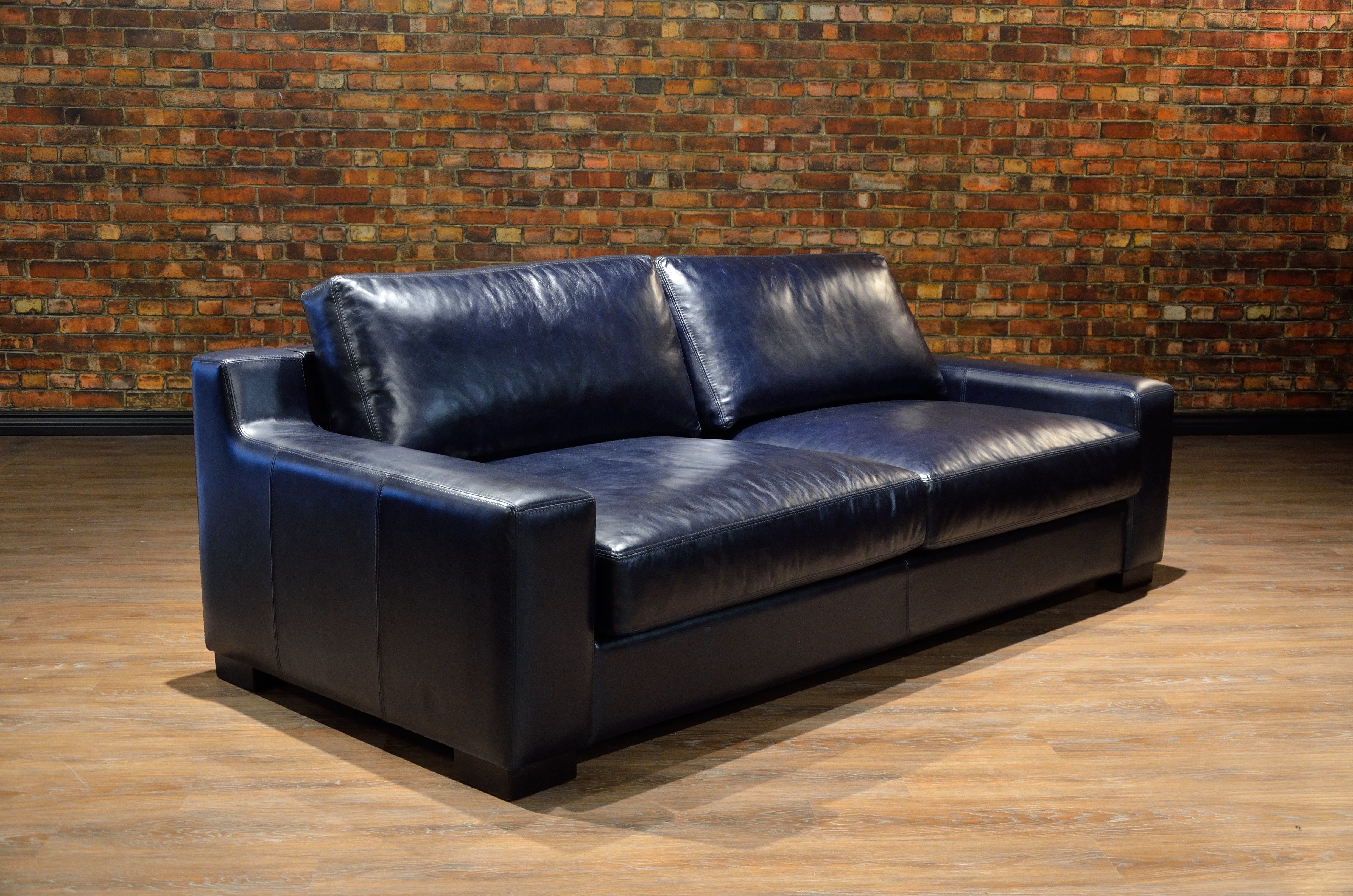 CAPRIS LEATHER SOFA