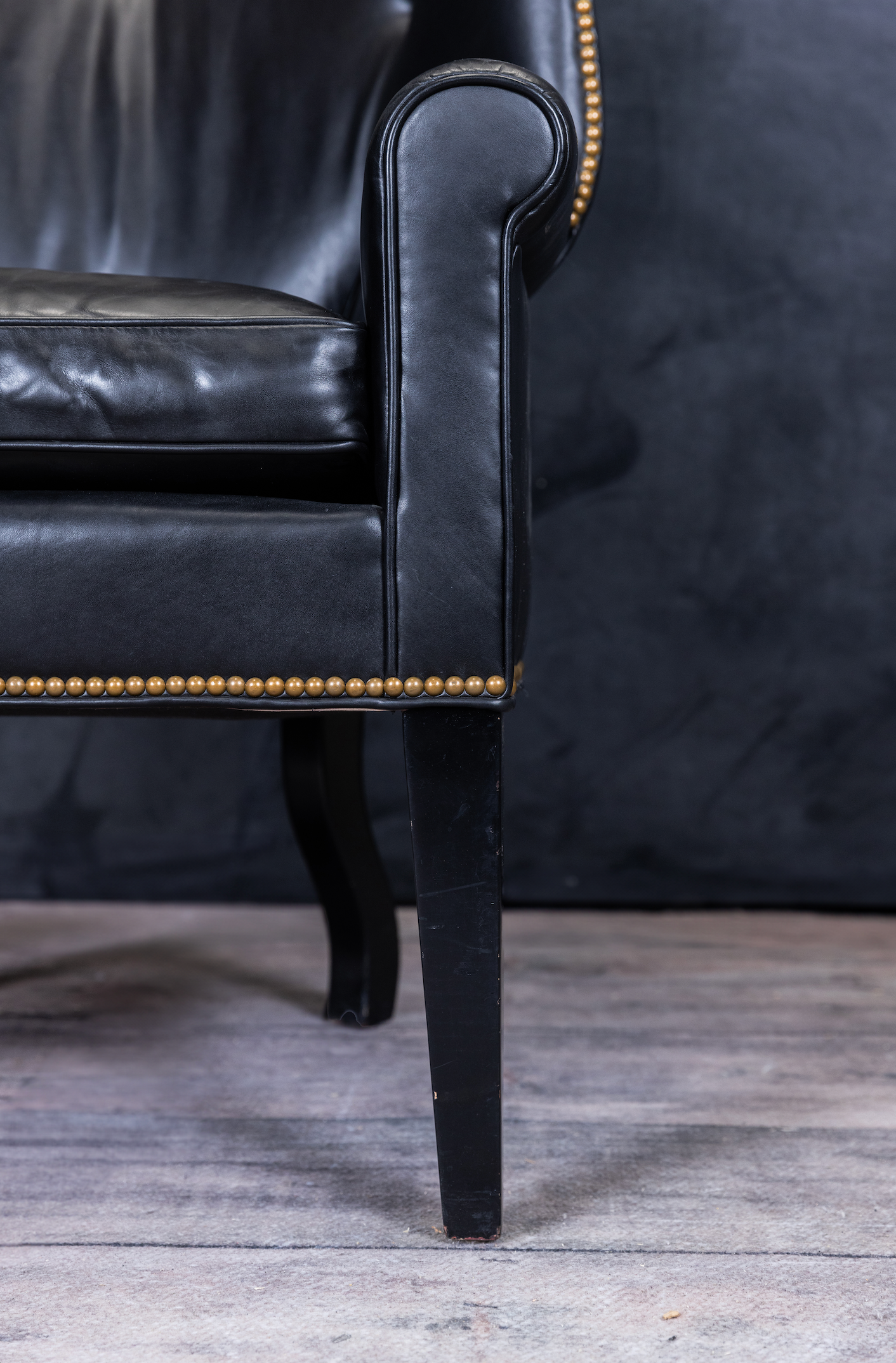 GOTHAM LEATHER CHAIR